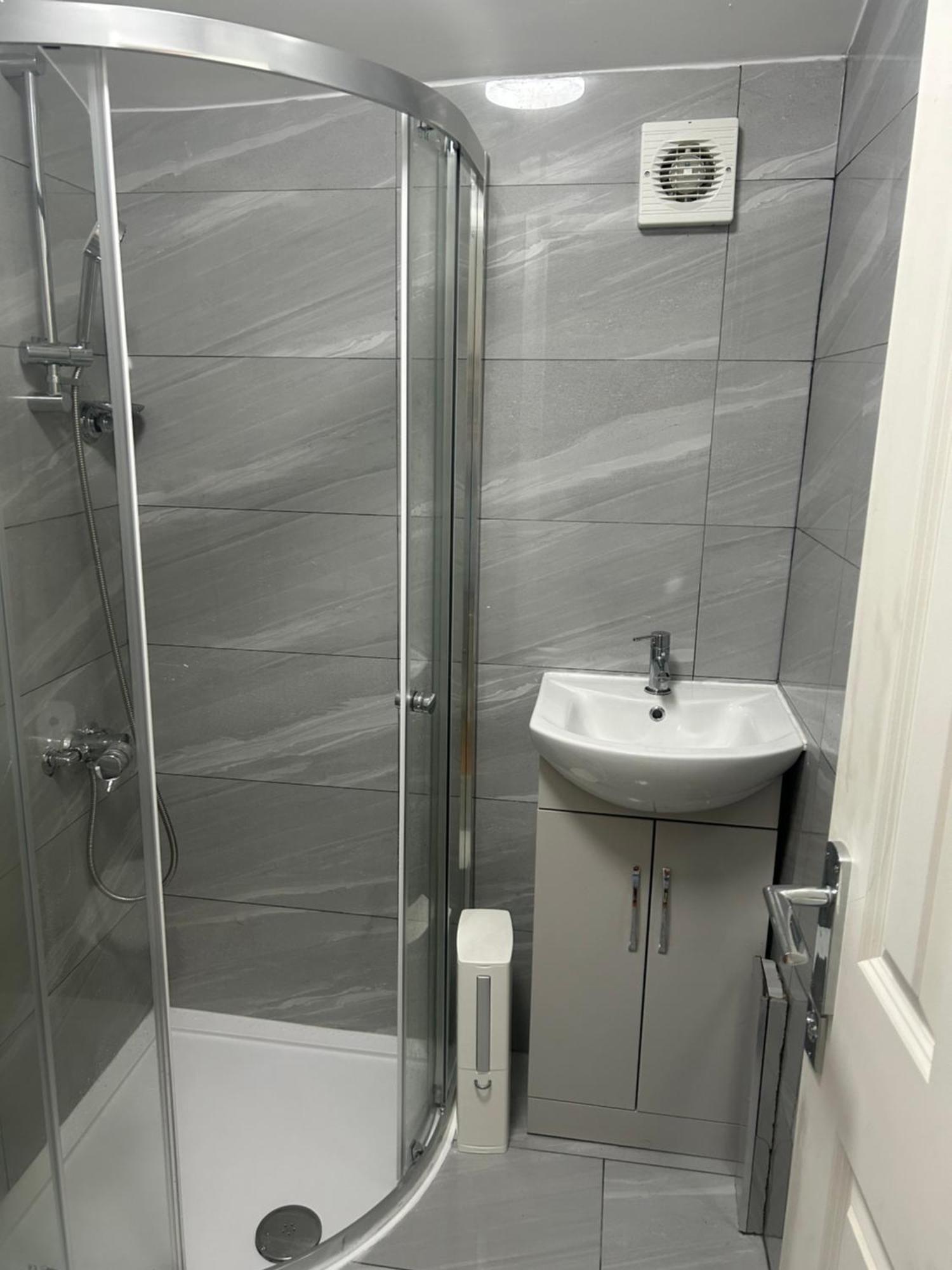 London Holiday Home ภายนอก รูปภาพ